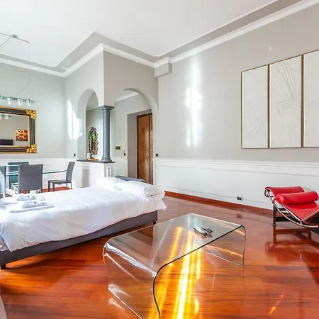 White Taranto شقة